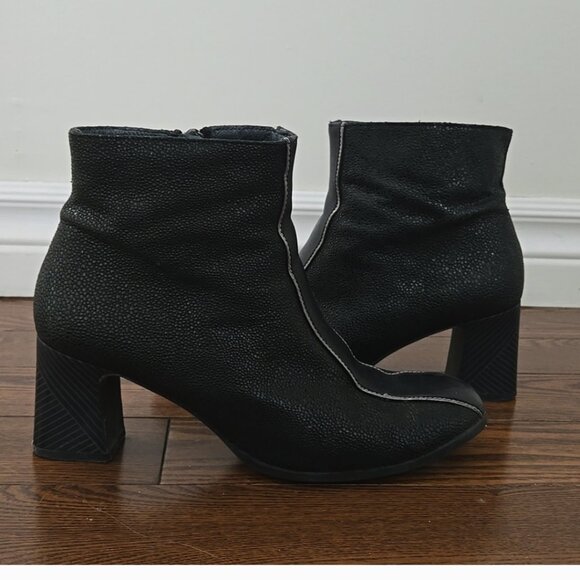 Un Tour En Ville Black 2' heeled ankle boots pebbled size 38 US7.5 - Picture 3 of 11